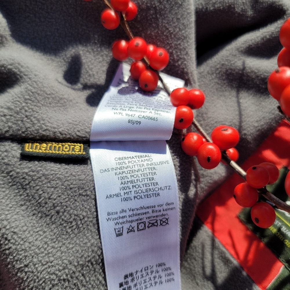 Eddie Bauer red winter jacket, size Medium - Picture 8 of 11